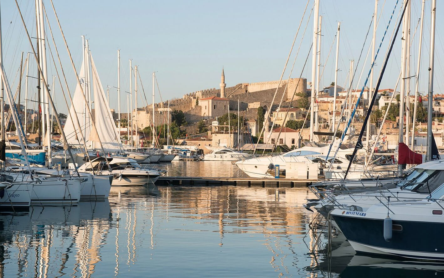 Cesme Marina Facilities